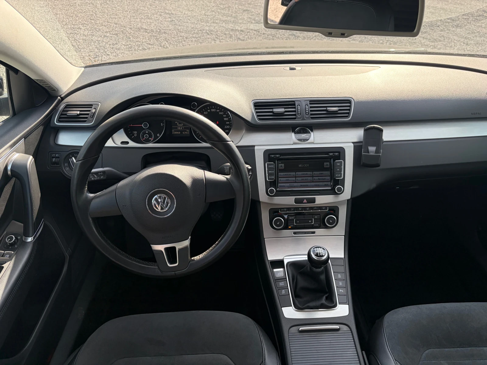 VW Passat 2.0TDI-140k.c., снимка 12 - Автомобили и джипове - 53784432