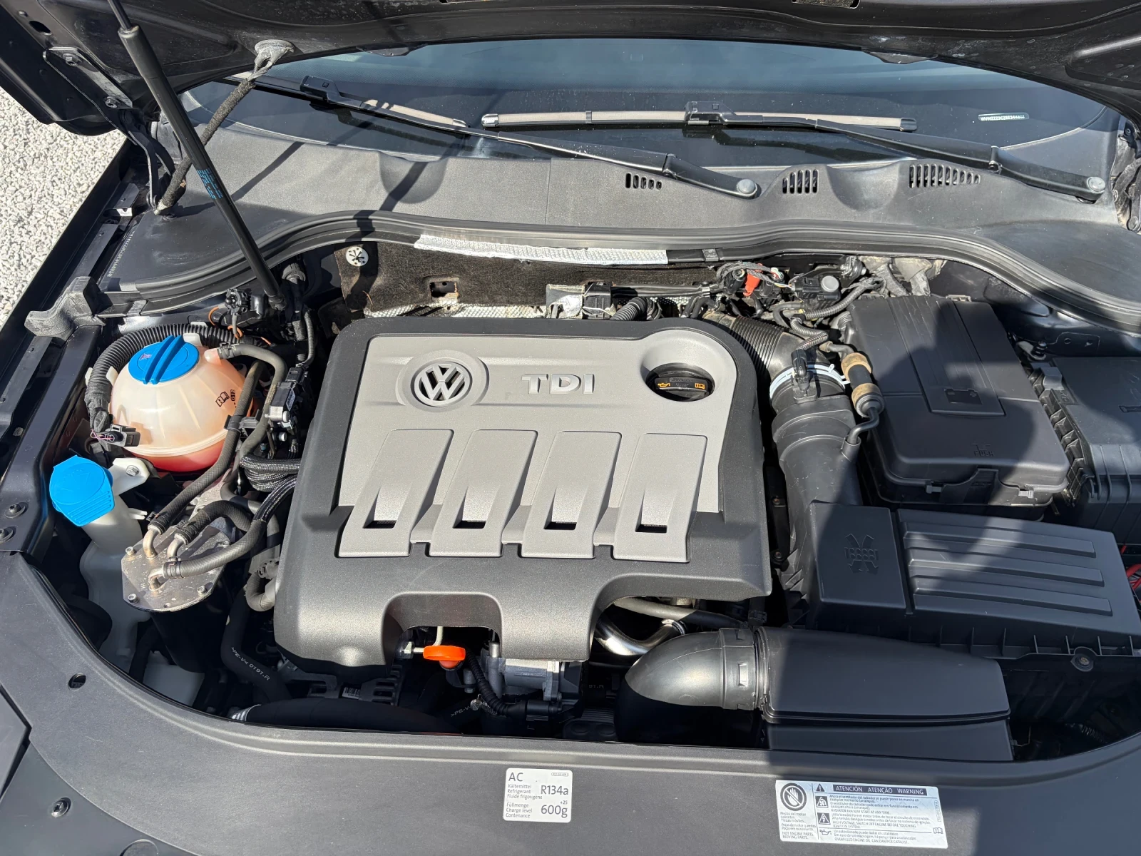 VW Passat 2.0TDI-140k.c., снимка 16 - Автомобили и джипове - 53784432