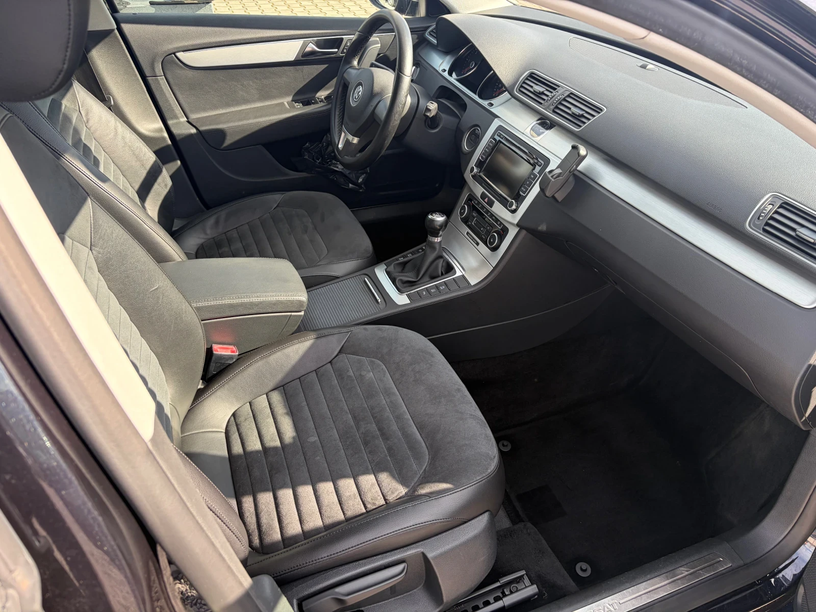 VW Passat 2.0TDI-140k.c., снимка 14 - Автомобили и джипове - 53784432