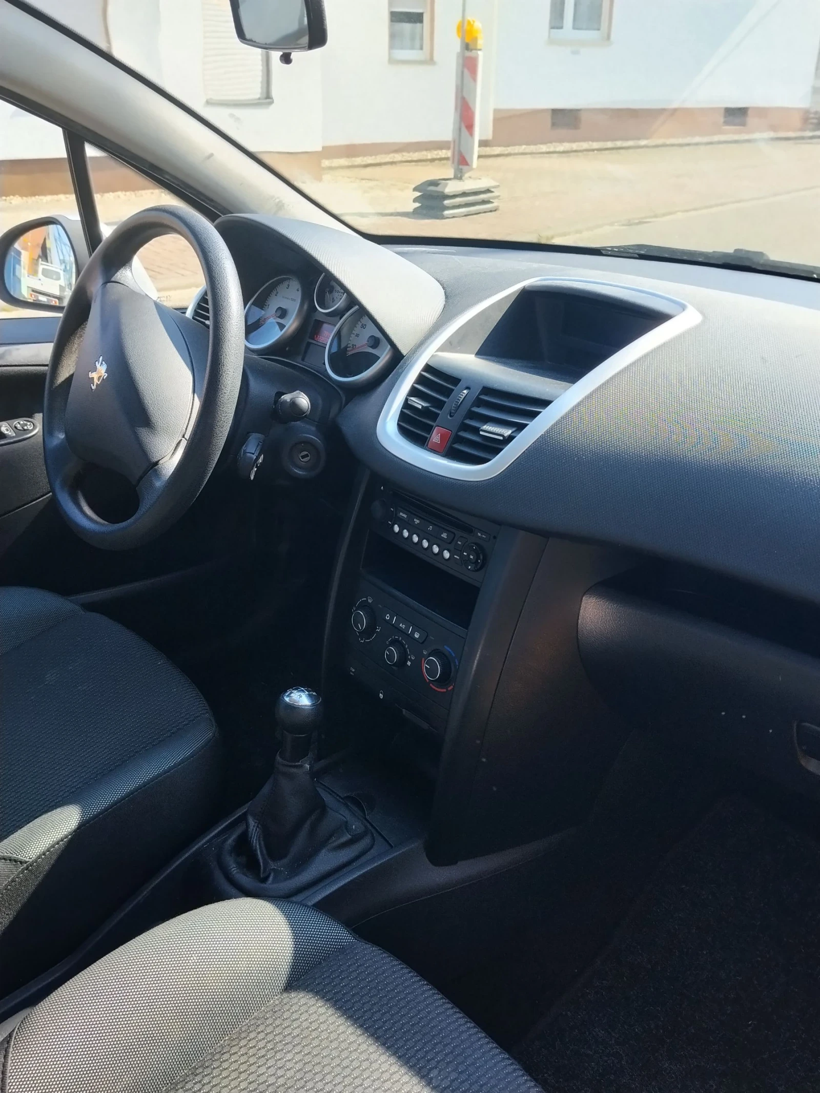 Peugeot 207, снимка 5 - Автомобили и джипове - 53901698