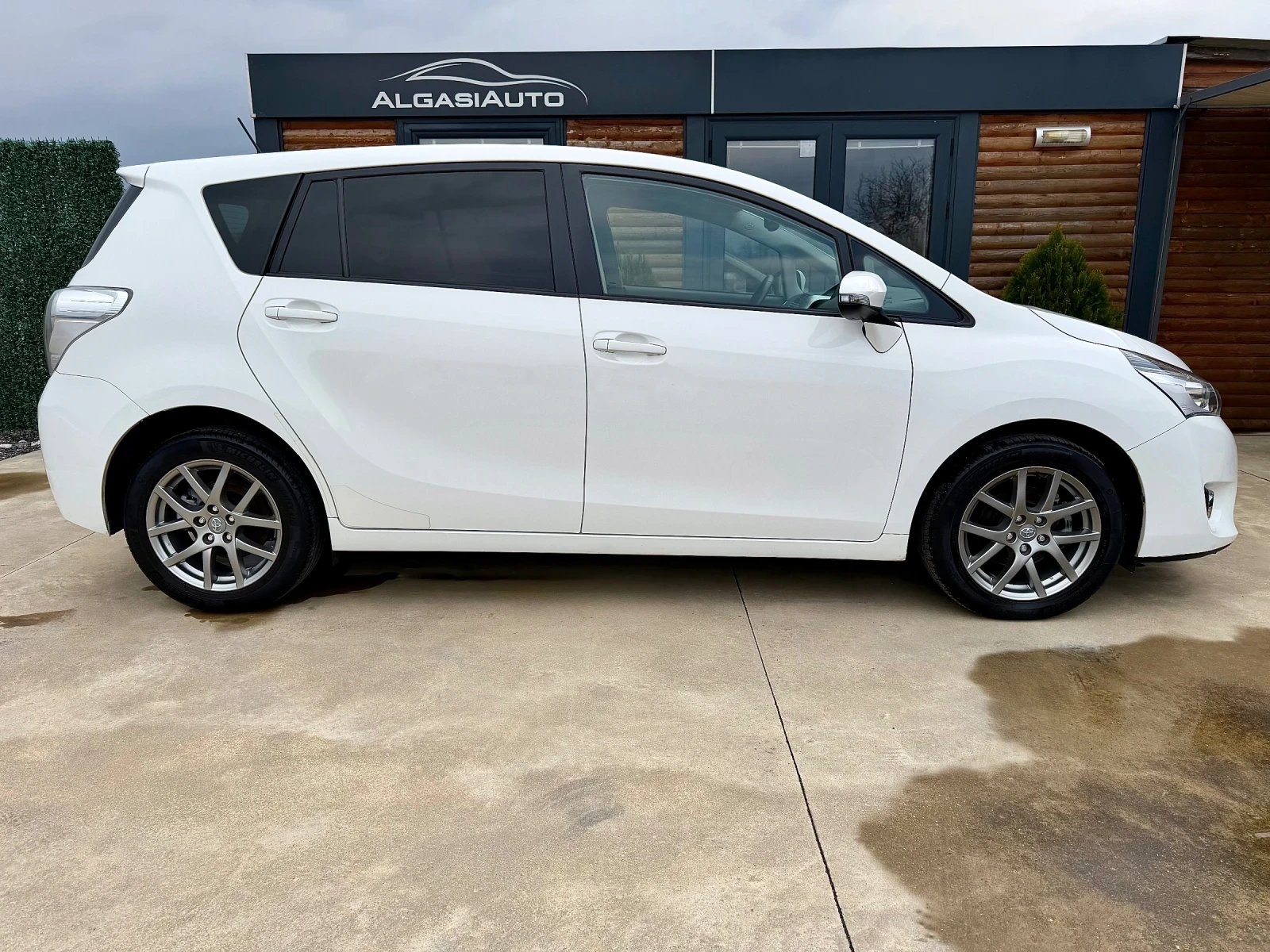 Toyota Verso 1.6 VALVEMATIC* NAVI* CAMERA, снимка 5 - Автомобили и джипове - 53965010