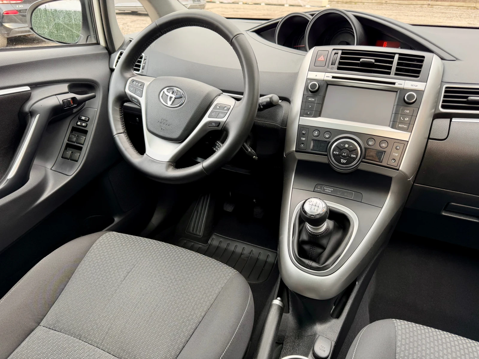 Toyota Verso 1.6 VALVEMATIC* NAVI* CAMERA, снимка 11 - Автомобили и джипове - 53965010