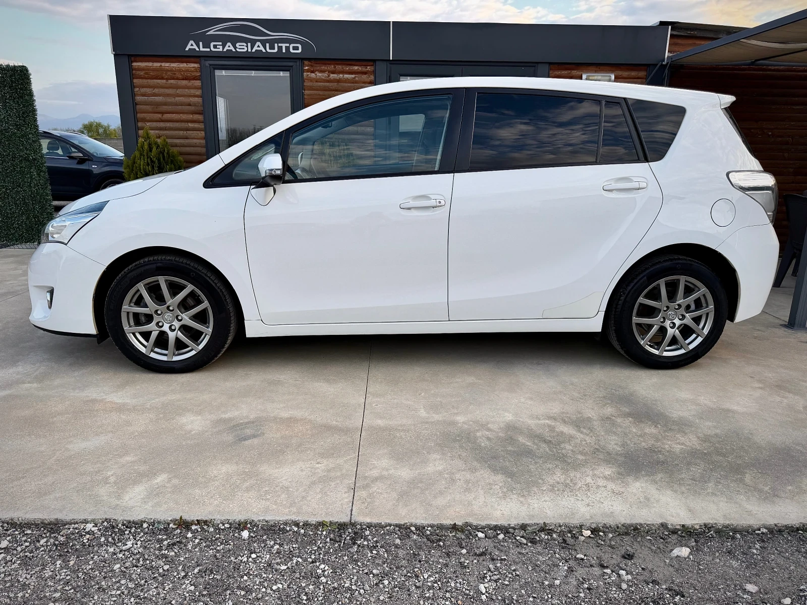 Toyota Verso 1.6 VALVEMATIC* NAVI* CAMERA | Mobile.bg � ����������� 2
