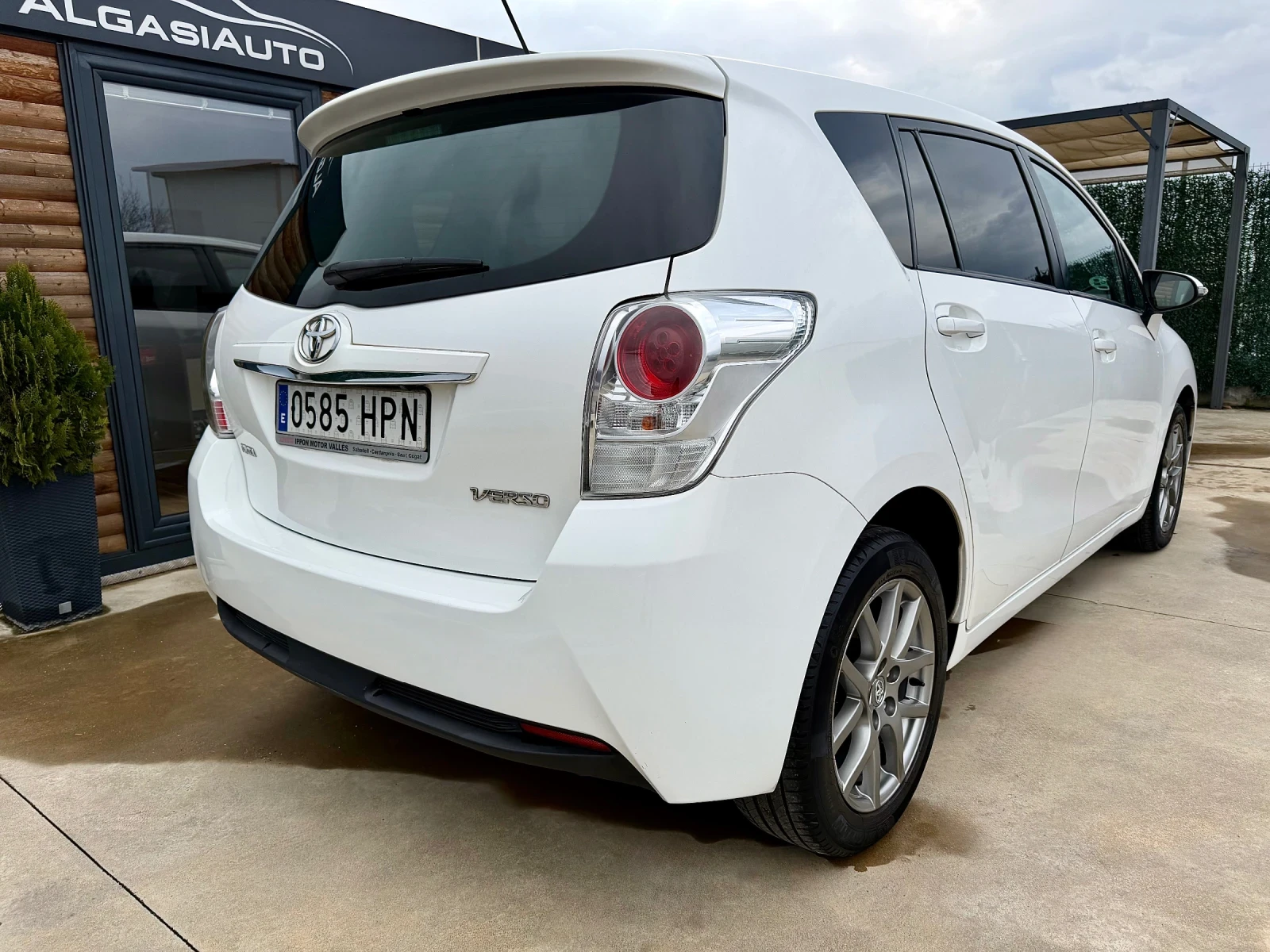 Toyota Verso 1.6 VALVEMATIC* NAVI* CAMERA, снимка 4 - Автомобили и джипове - 53965010