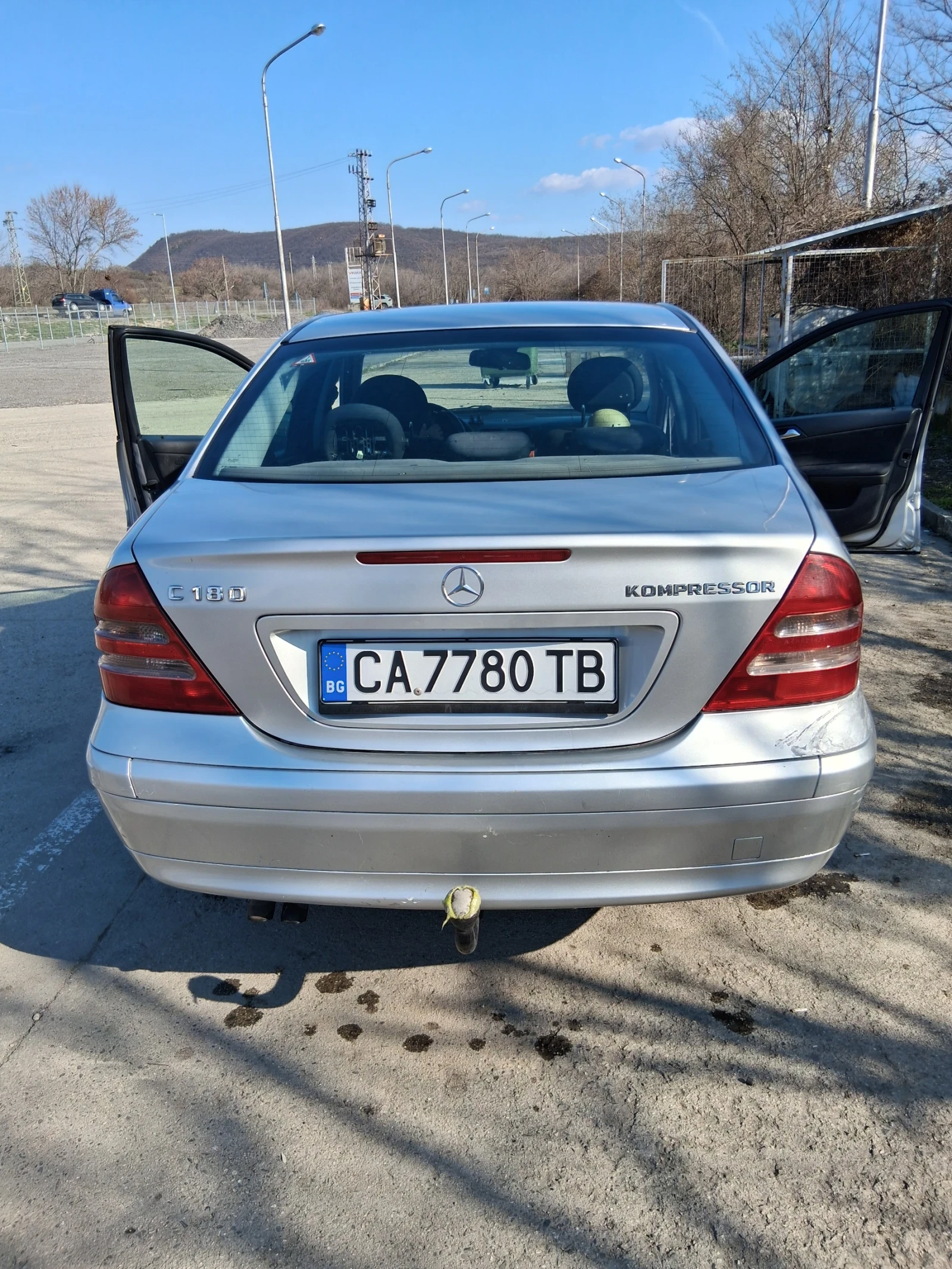Mercedes-Benz C 180 Kompresor, снимка 4 - Автомобили и джипове - 54127818