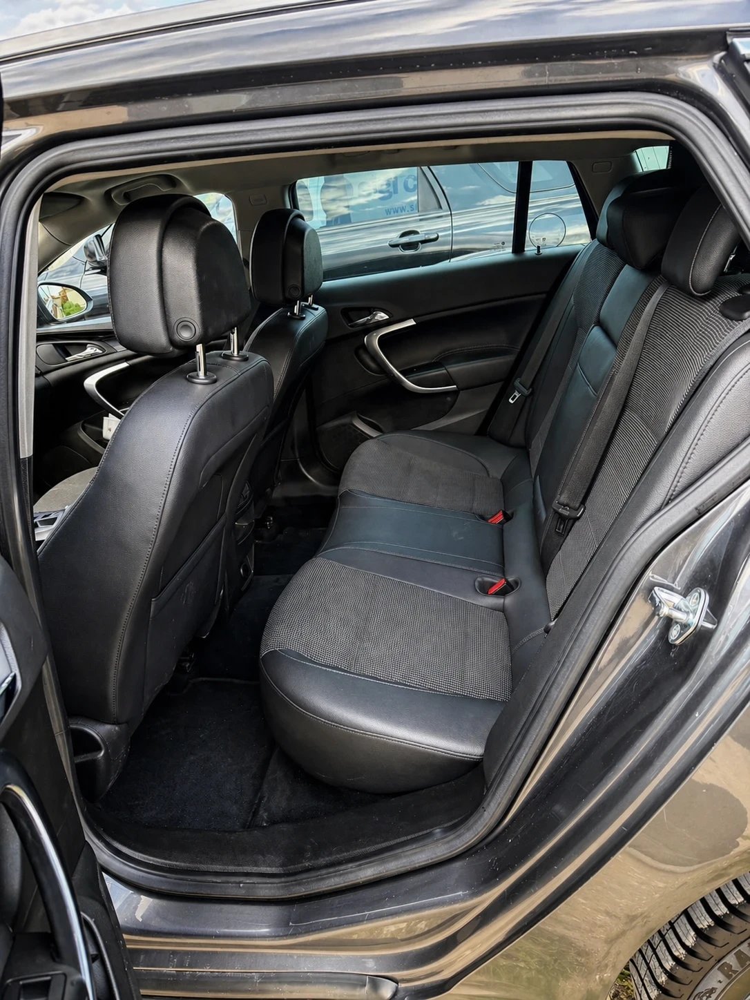 Opel Insignia 2.0 cdti, снимка 11 - Автомобили и джипове - 54360543