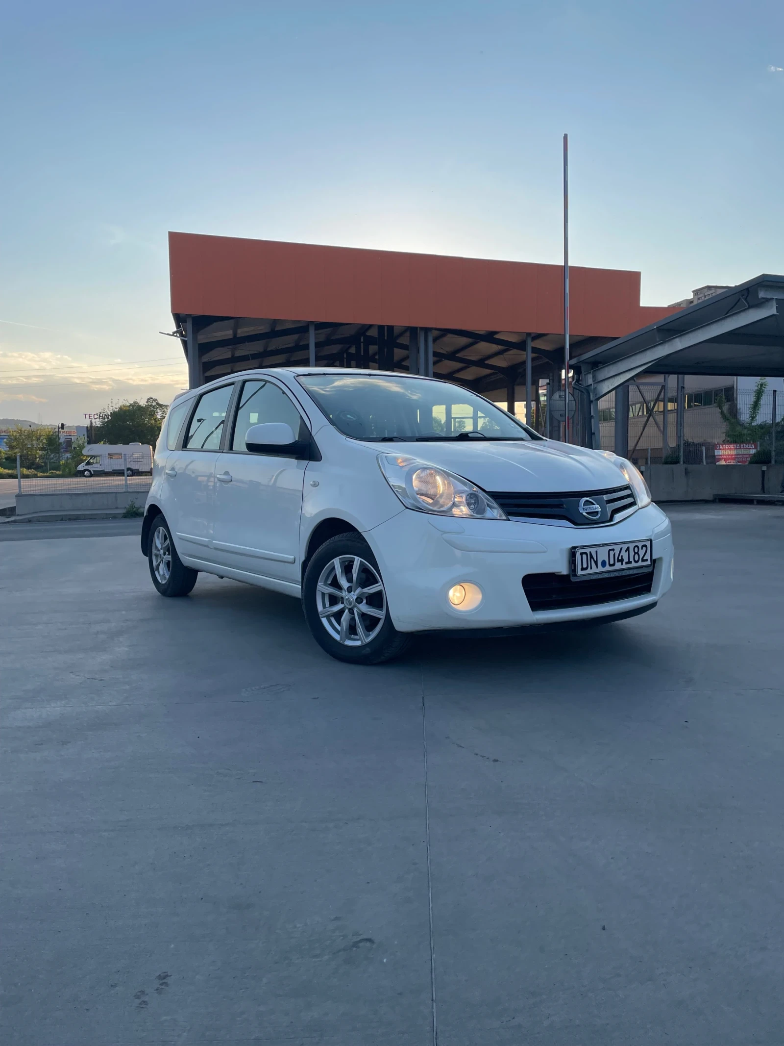 Nissan Note 1.5 DCI КЛИМАТИК, снимка 2 - Автомобили и джипове - 54478960