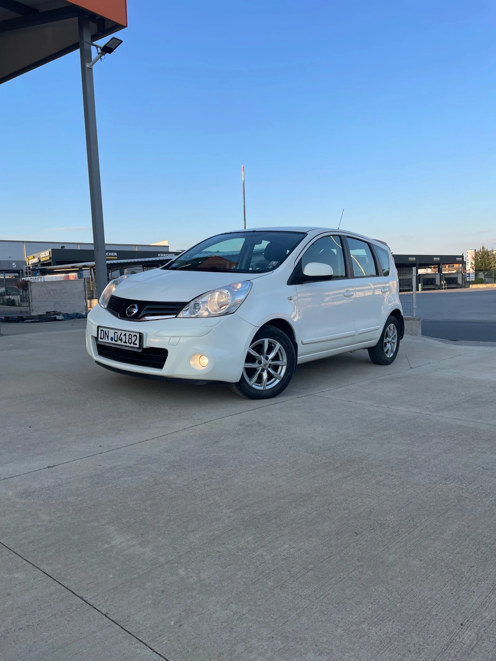 Nissan Note 1.5 DCI КЛИМАТИК, снимка 4 - Автомобили и джипове - 54478960