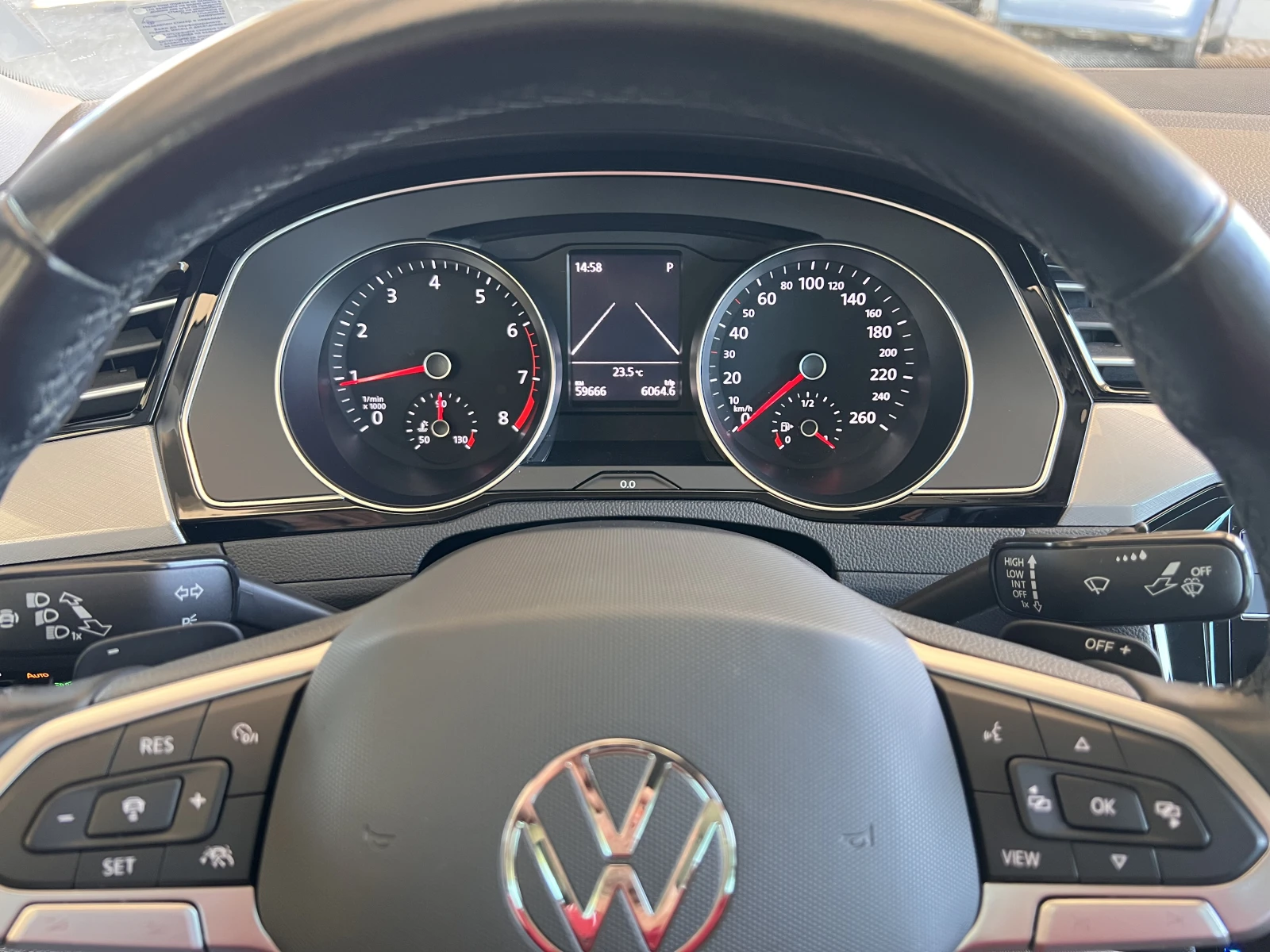 VW Passat BUSINESS/1.5TSI/150к.с./7АТ, снимка 12 - Автомобили и джипове - 54553979