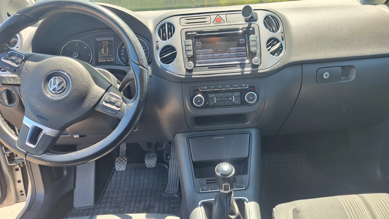 VW Golf Plus Match 1.6 TDI, снимка 11 - Автомобили и джипове - 54573387
