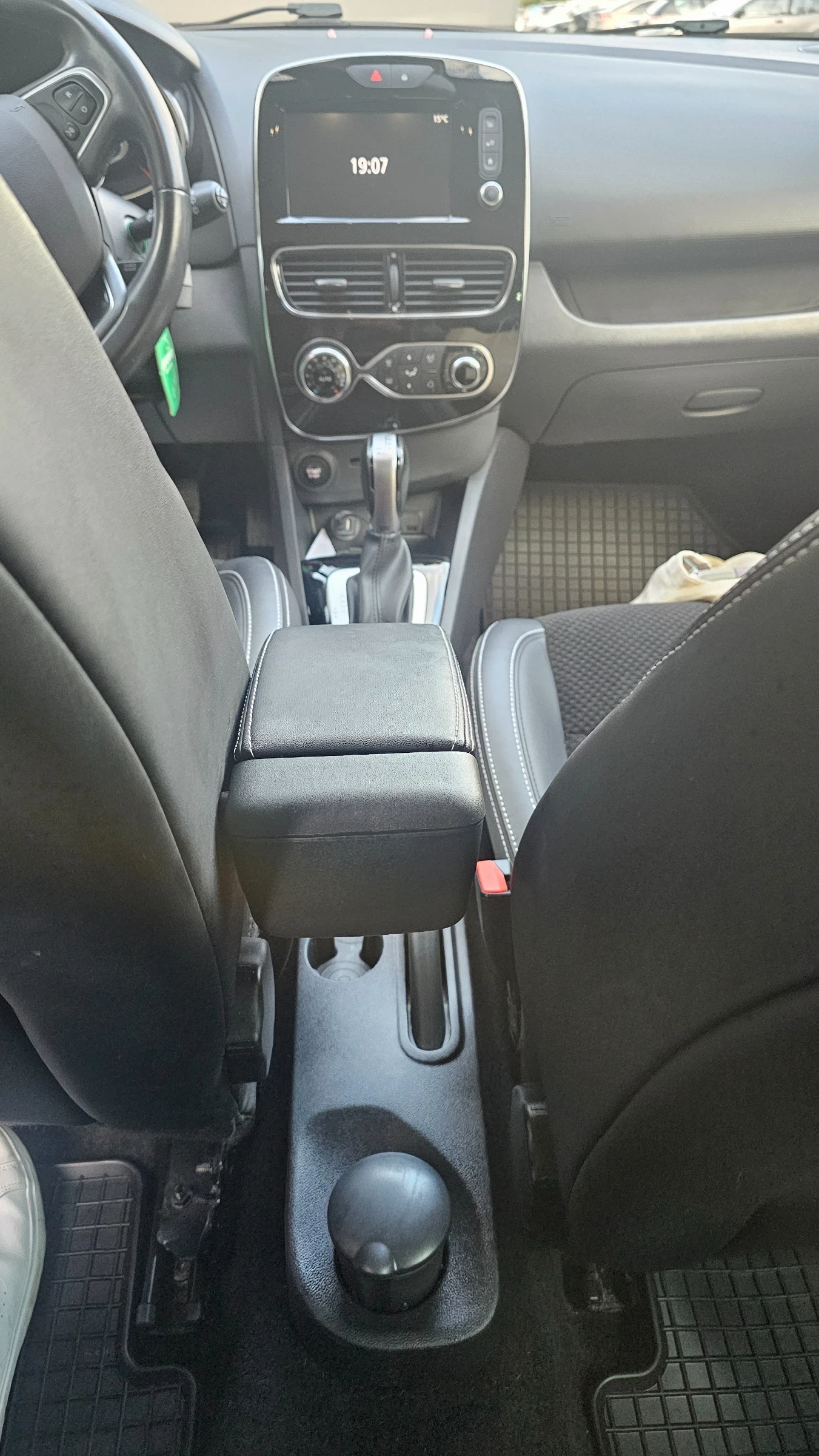 Renault Clio CL4 INTENSEnergy TCe 120 k.c. BVA6 EDC, снимка 9 - Автомобили и джипове - 54595529