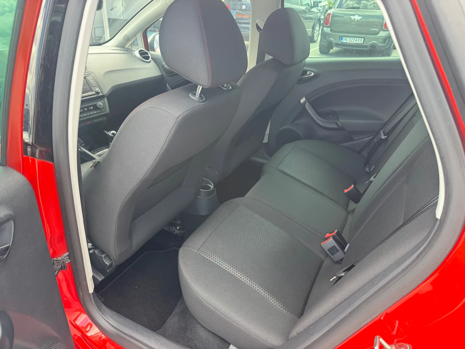 Seat Ibiza FR/Navi/LED/Euro6, снимка 10 - Автомобили и джипове - 54808760