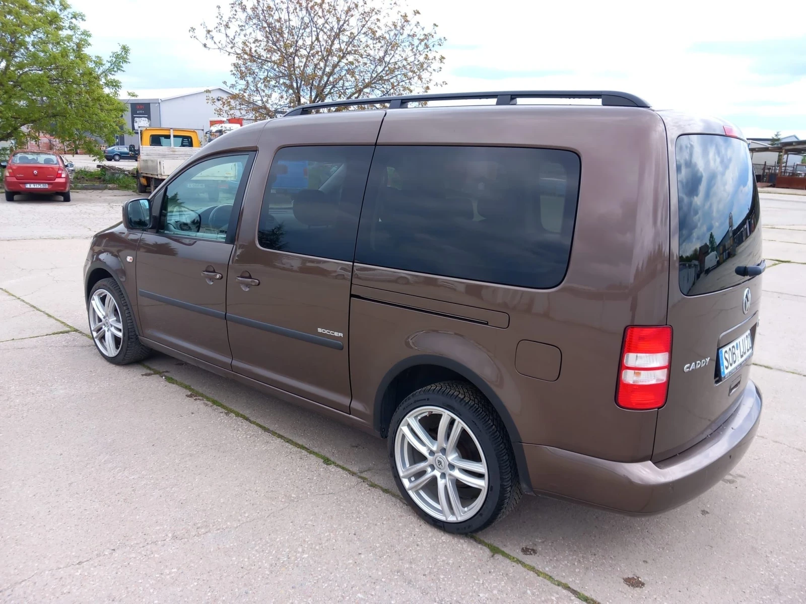 VW Caddy 2.0 TDI Германия 7 местен Топ състояние Webasto, снимка 7 - Автомобили и джипове - 54858280