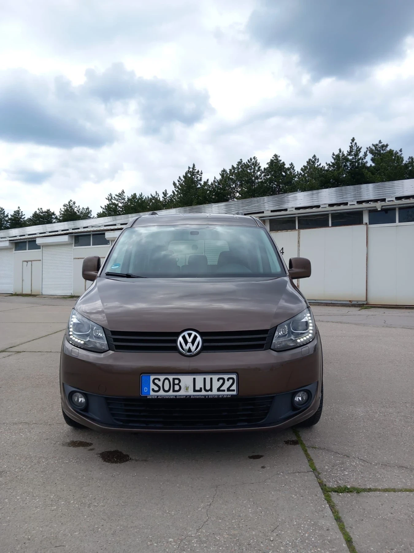 VW Caddy 2.0 TDI Германия 7 местен Топ състояние Webasto, снимка 2 - Автомобили и джипове - 54858280