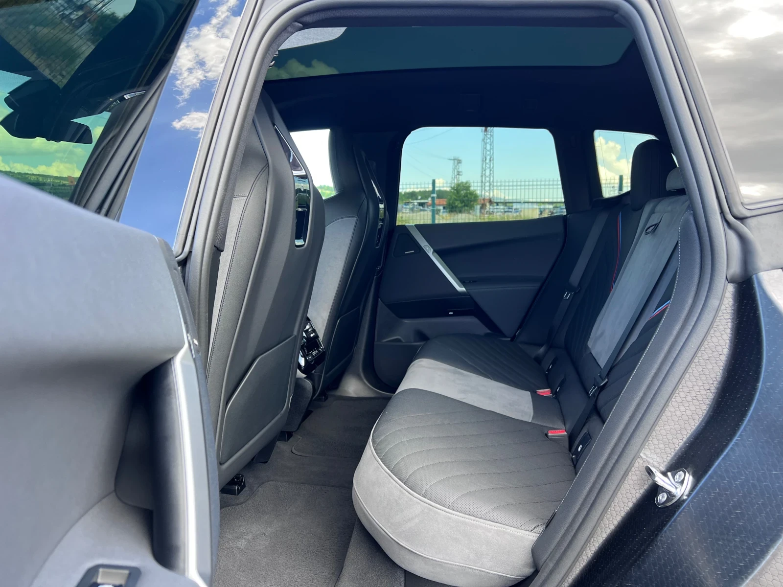 BMW iX * X-Drive* 60* M Sport Pro* , снимка 13 - Автомобили и джипове - 54977223