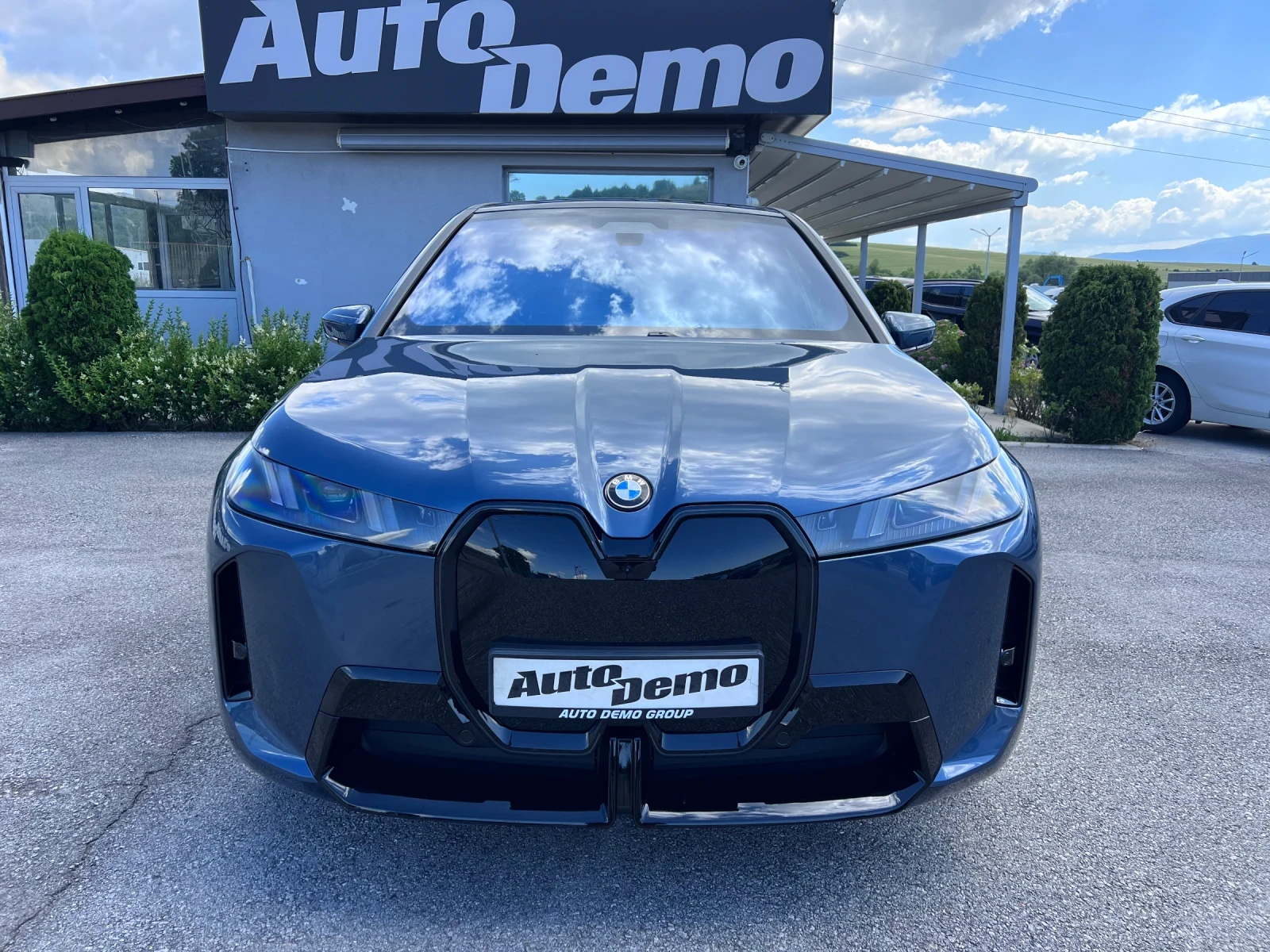 BMW iX * X-Drive* 60* M Sport Pro* , снимка 2 - Автомобили и джипове - 54977223
