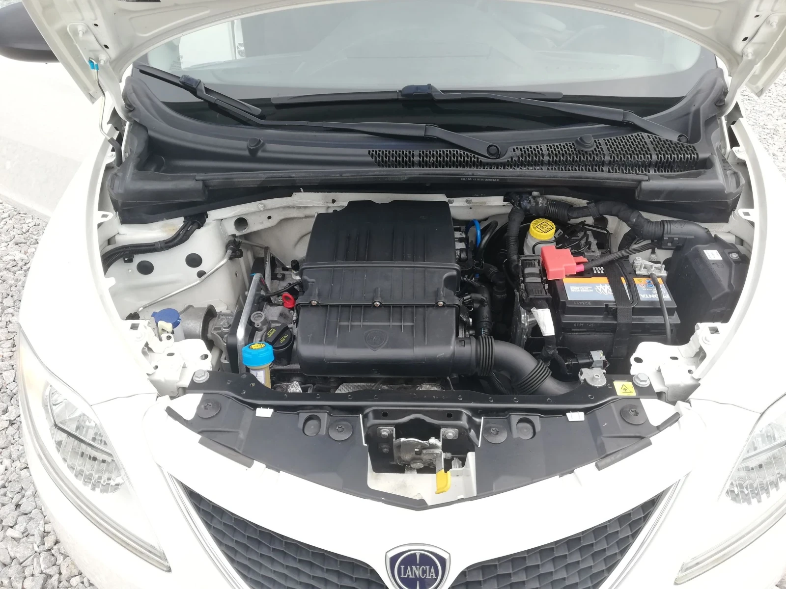 Lancia Ypsilon 1.2i kli italia, снимка 15 - Автомобили и джипове - 55008879