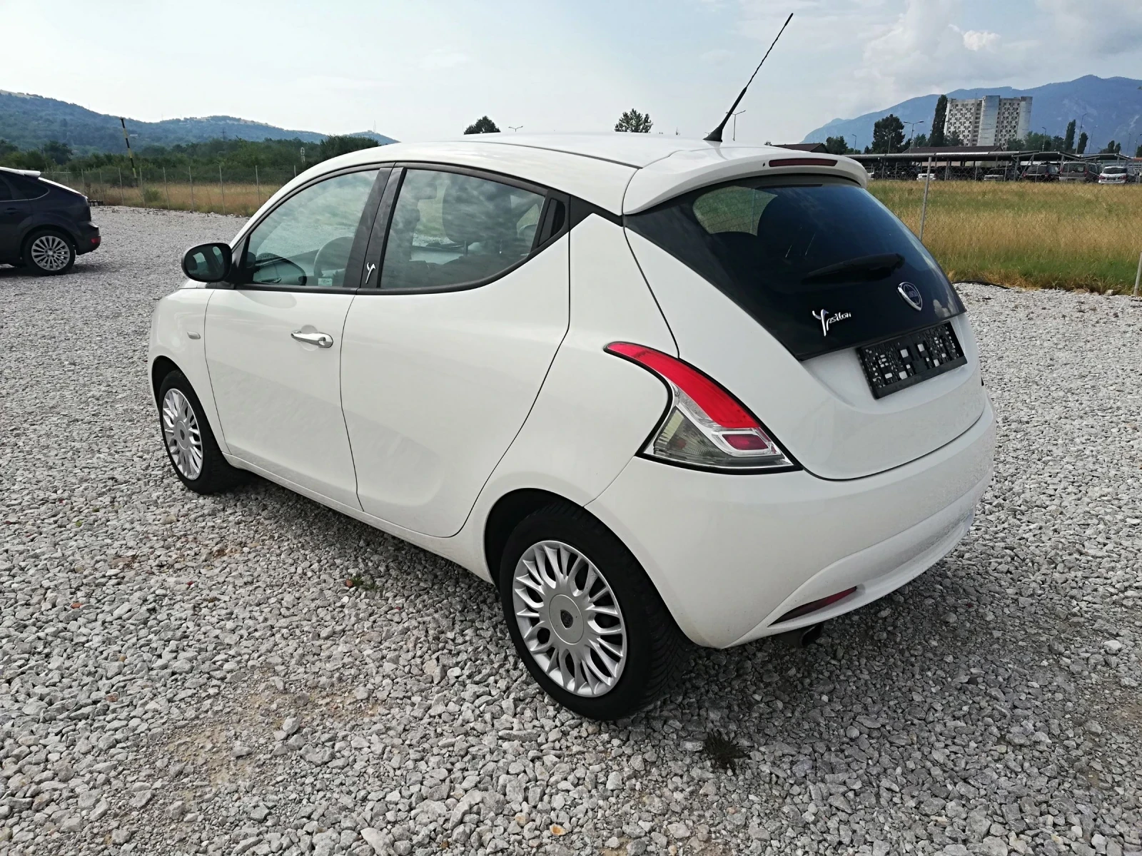 Lancia Ypsilon 1.2i kli italia, снимка 4 - Автомобили и джипове - 55008879