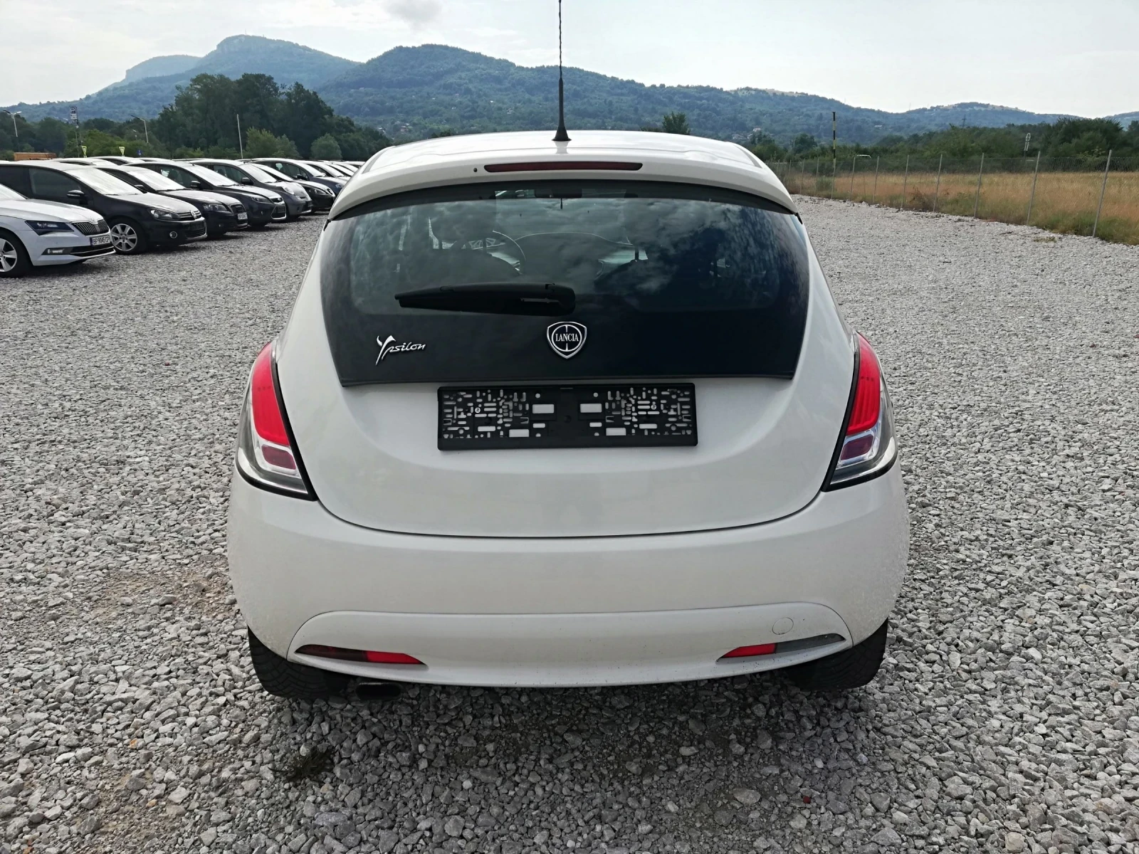 Lancia Ypsilon 1.2i kli italia, снимка 5 - Автомобили и джипове - 55008879