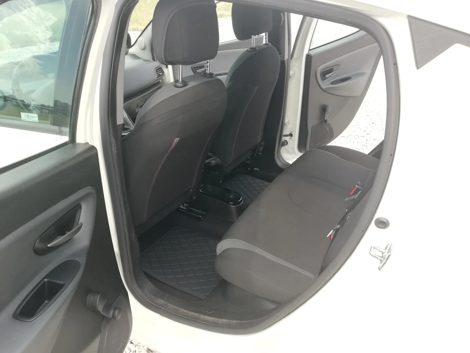 Lancia Ypsilon 1.2i kli italia, снимка 10 - Автомобили и джипове - 55008879