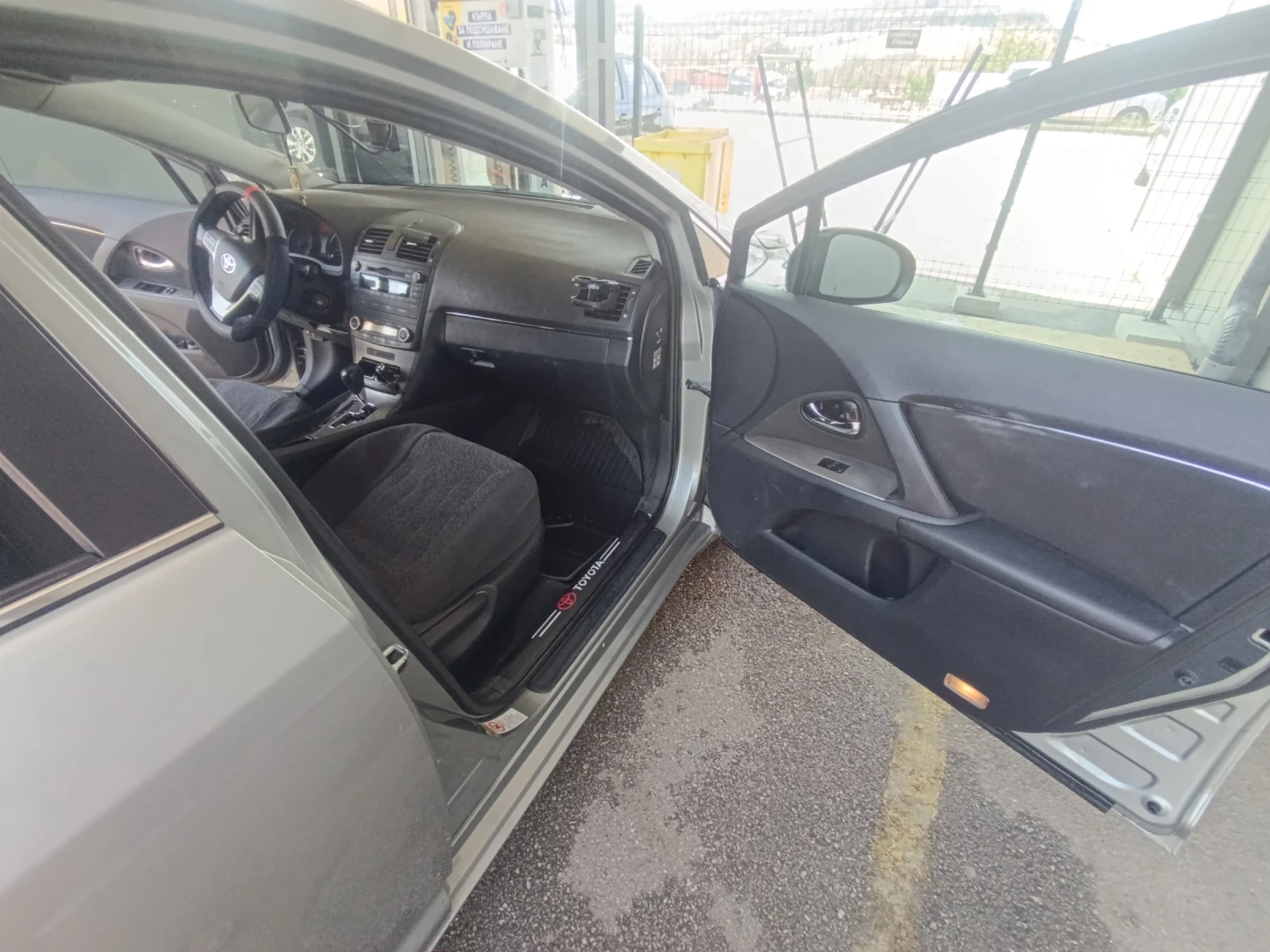 Toyota Avensis, снимка 7 - Автомобили и джипове - 55186056