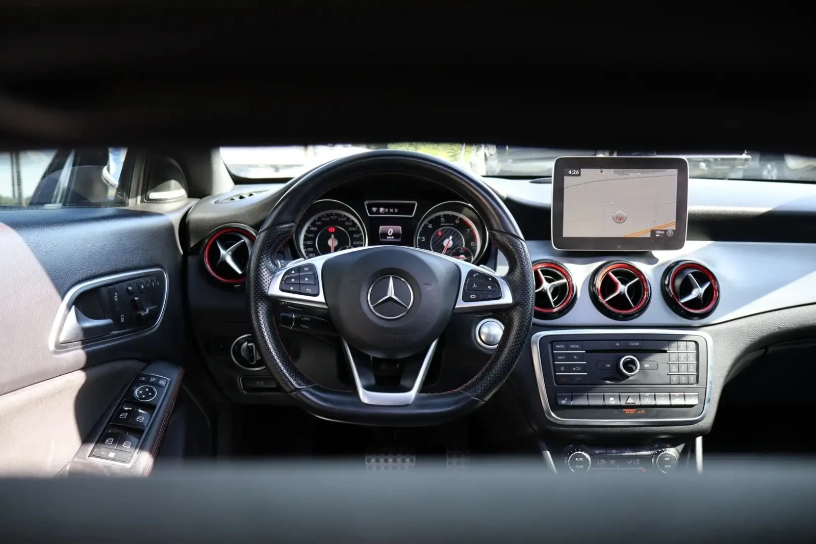 Mercedes-Benz CLA 45 AMG ЦЕНА ДО БЪЛГАРИЯ РЕГИСТРАЦИЯ & АВТОКРЕДИТ, снимка 11 - Автомобили и джипове - 55315675