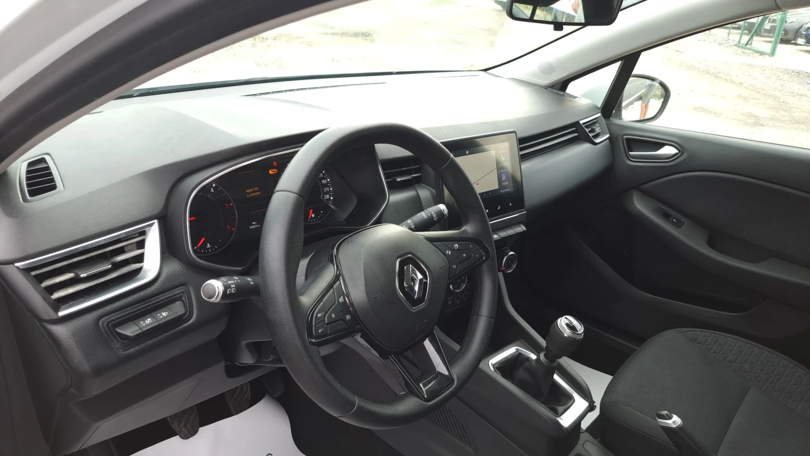 Renault Clio 1.5 BLUE HDI, снимка 9 - Автомобили и джипове - 55477407