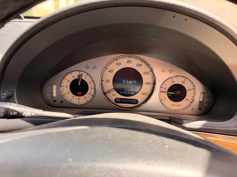 Mercedes-Benz E 320, снимка 9 - Автомобили и джипове - 56256040