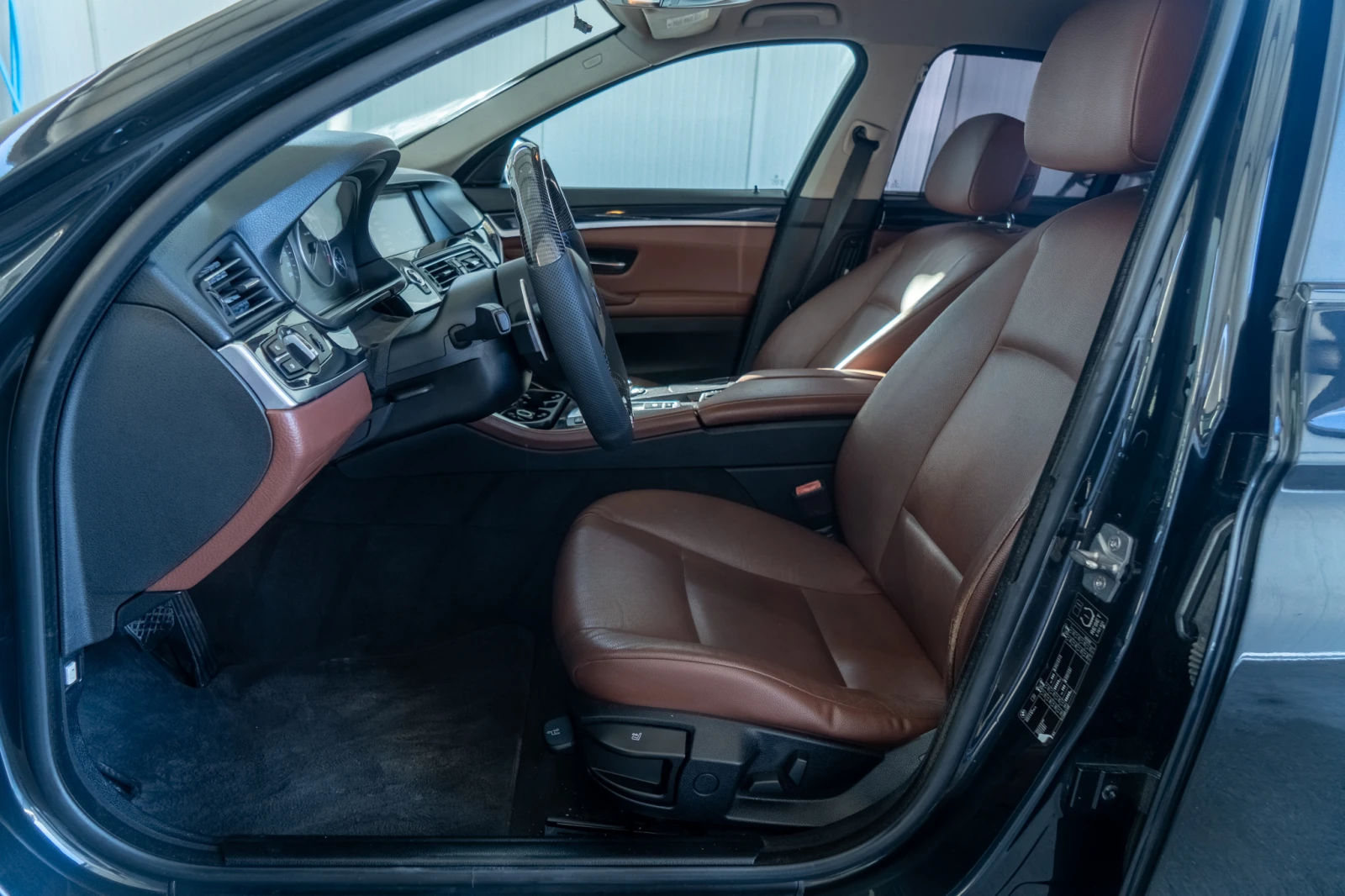BMW 535 I = TOP = M-PACK = ЛИЗИНГ = ГАРАНЦИЯ, снимка 8 - Автомобили и джипове - 56330217