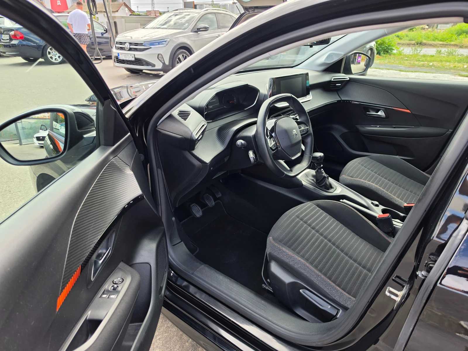 Peugeot 208, снимка 9 - Автомобили и джипове - 56434494