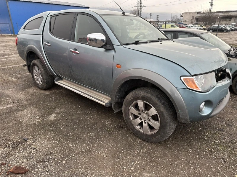 Mitsubishi L200 2.5 4х4, снимка 5 - Автомобили и джипове - 47579797