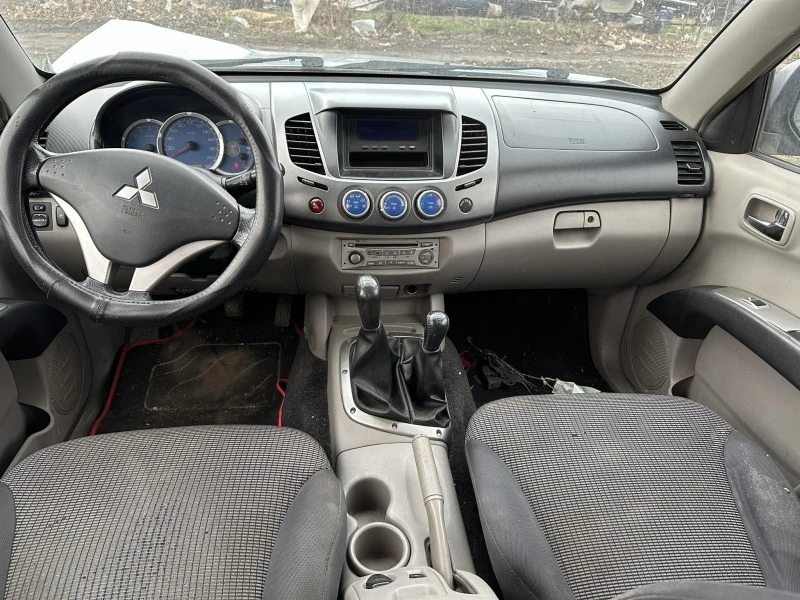 Mitsubishi L200 2.5 4х4, снимка 7 - Автомобили и джипове - 47579797