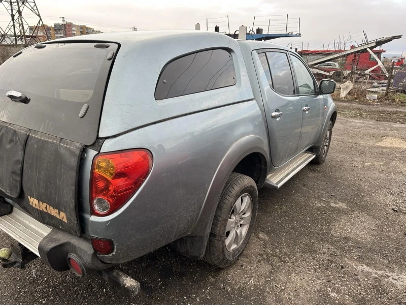 Mitsubishi L200 2.5 4х4, снимка 4 - Автомобили и джипове - 47579797