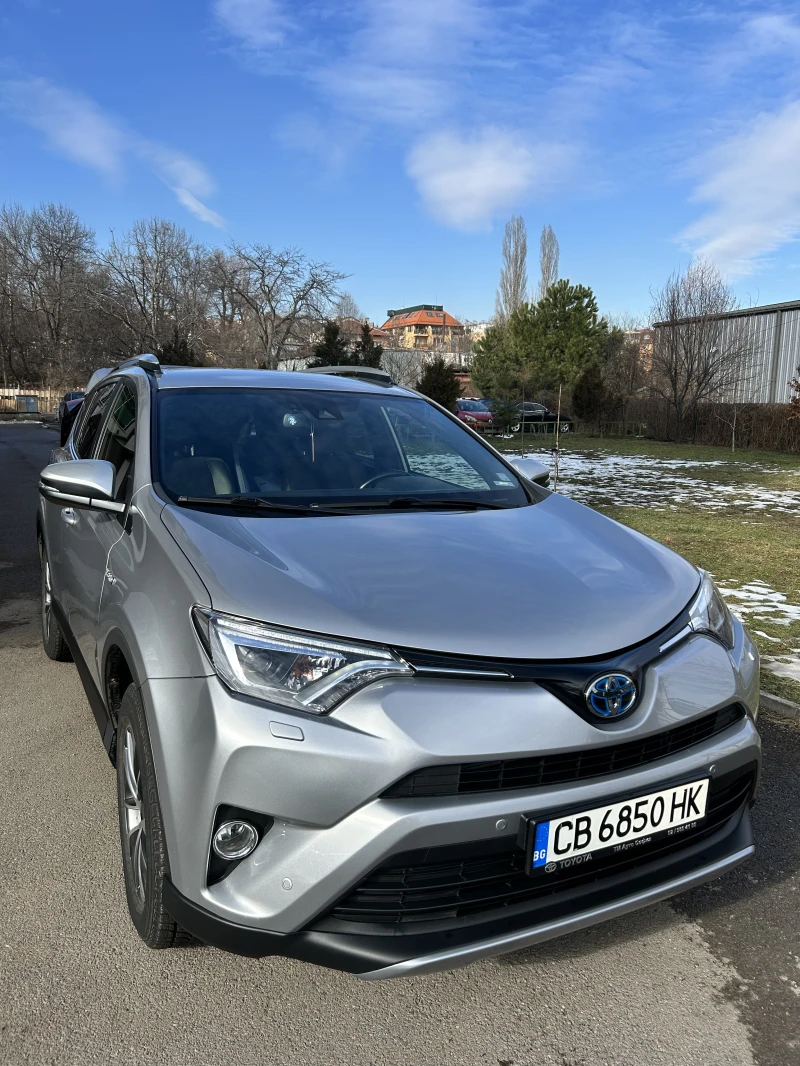 Toyota Rav4 XLE Hybrid, снимка 1 - Автомобили и джипове - 48813942