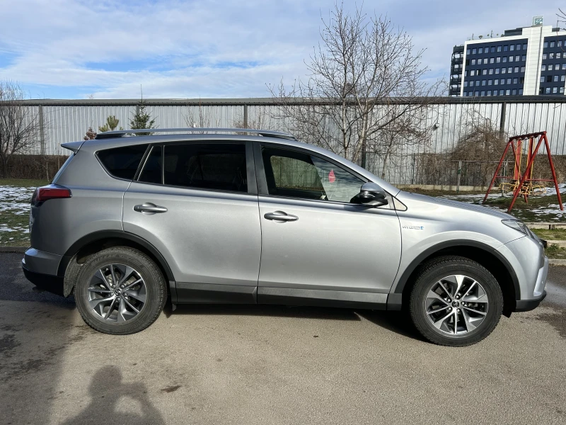 Toyota Rav4 XLE Hybrid, снимка 2 - Автомобили и джипове - 48813942