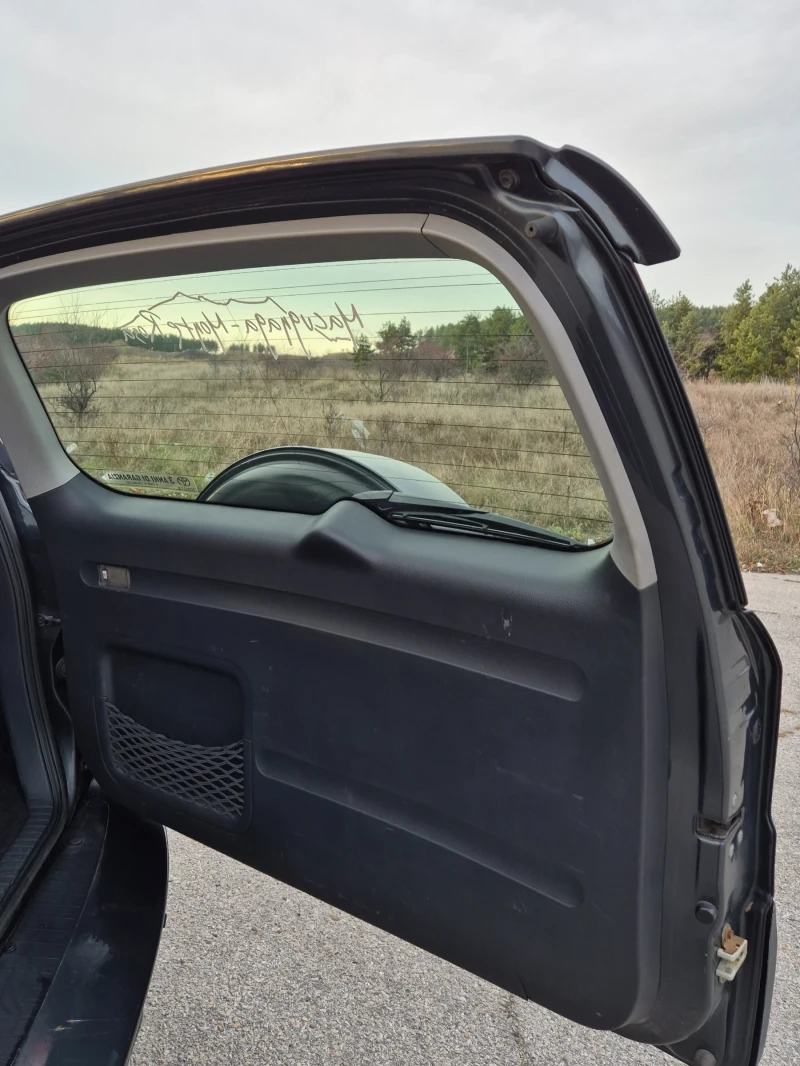 Toyota Rav4 2.2 D4D, снимка 17 - Автомобили и джипове - 52449577