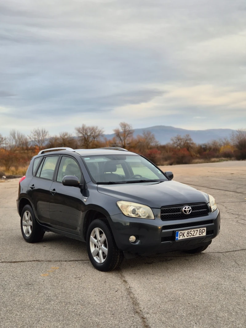 Toyota Rav4 2.2 D4D, снимка 3 - Автомобили и джипове - 52449577