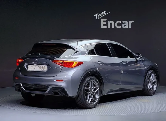 Infiniti Q30 2.0 Premium - изображение 2