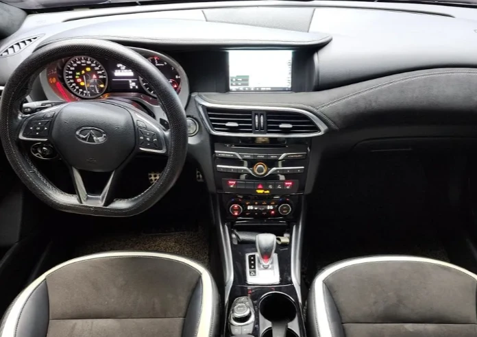 Infiniti Q30 2.0 Premium - изображение 7