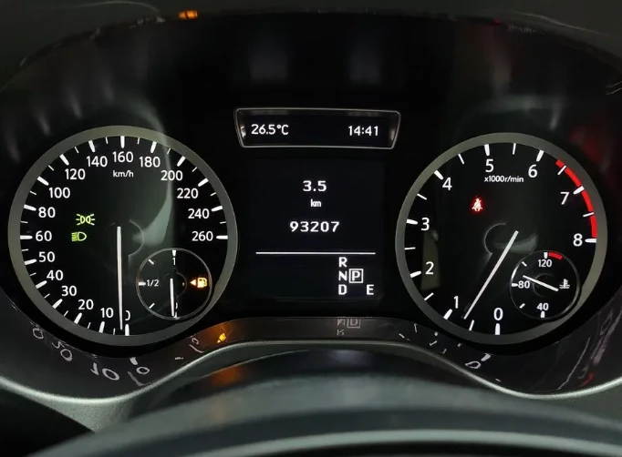 Infiniti Q30 2.0 Premium - изображение 8