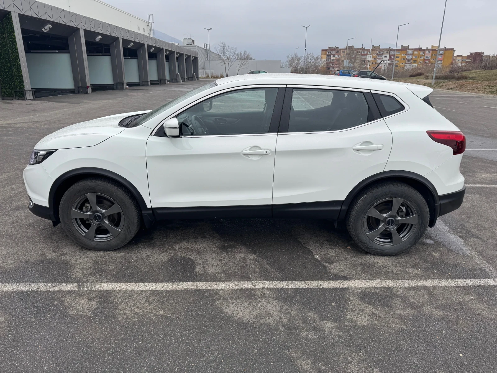Nissan Qashqai 2.0 4x4 - изображение 4