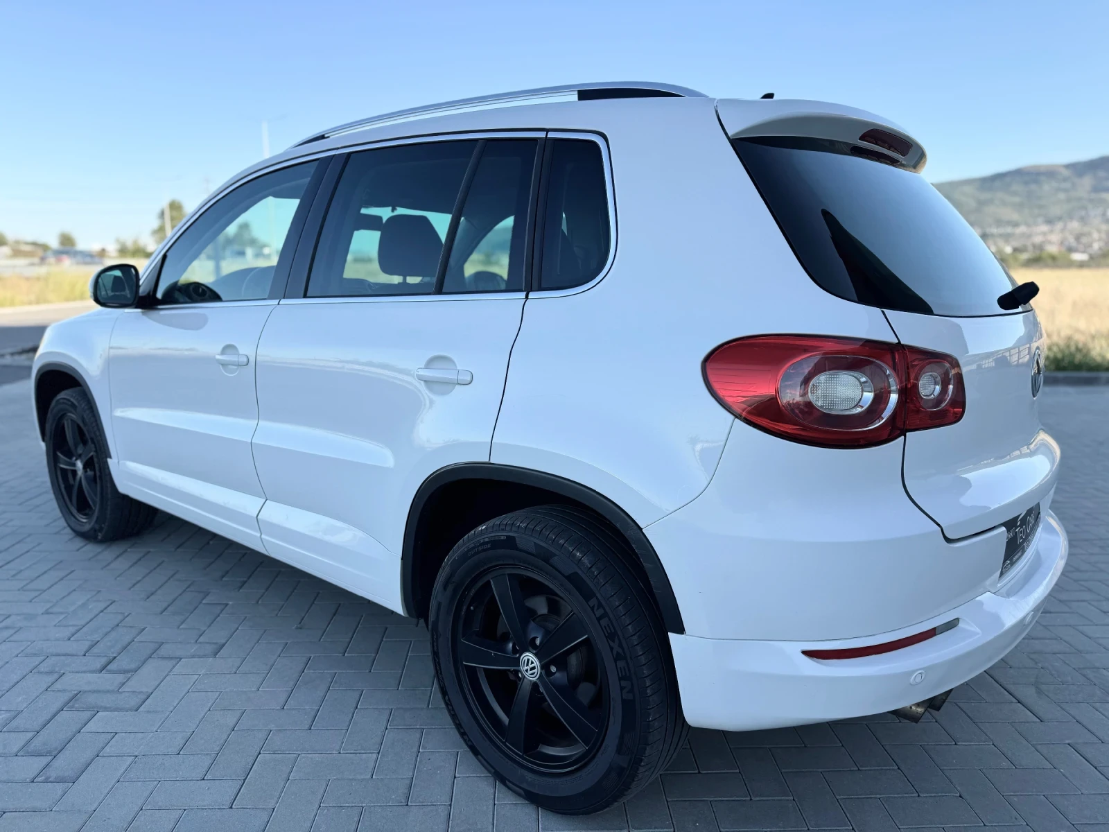 VW Tiguan 2.0 TDI 4X4 / ABT / FACE / NAVI / PANORAMA / XENON - изображение 6