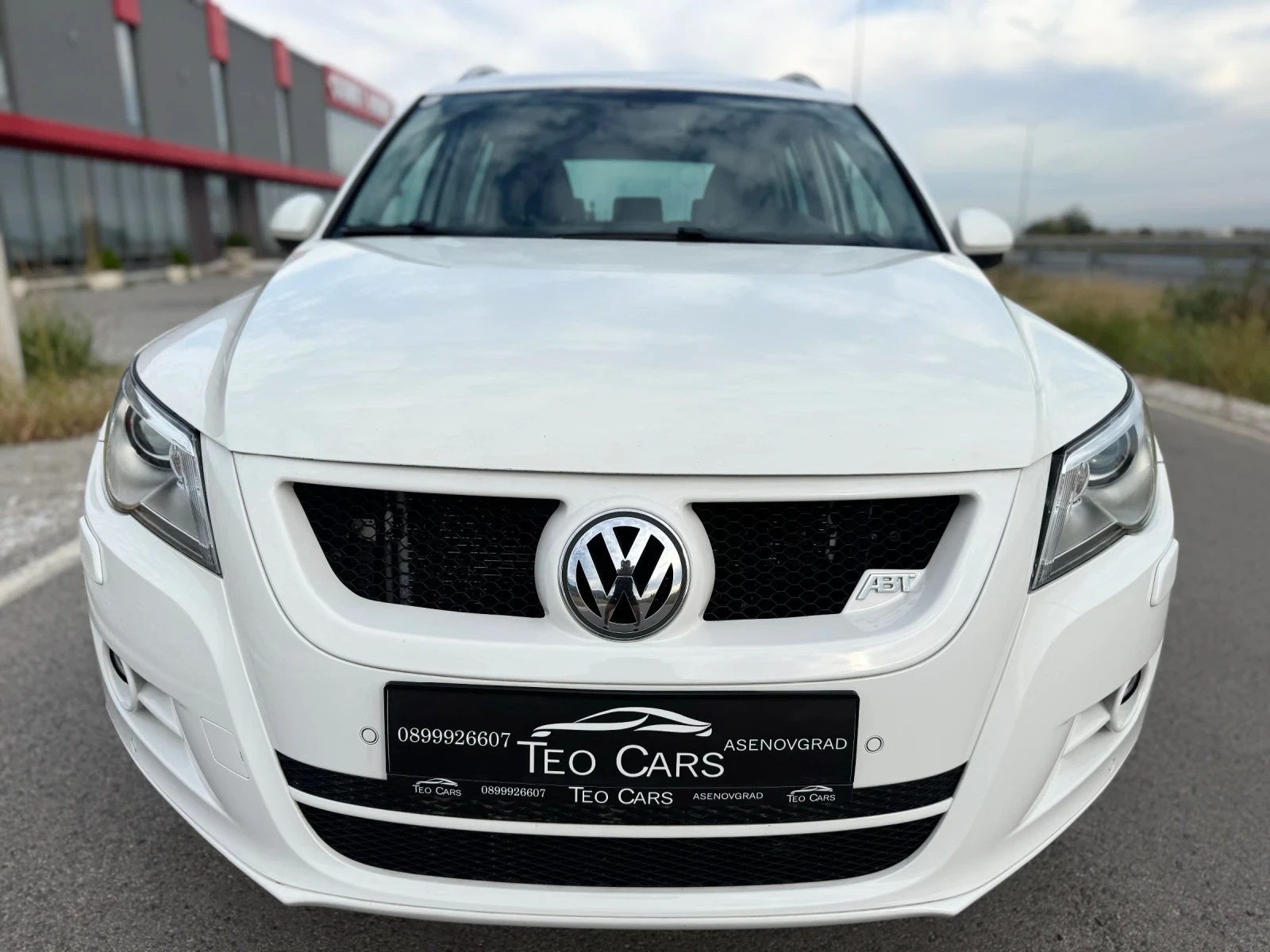 VW Tiguan 2.0 TDI 4X4 / ABT / FACE / NAVI / PANORAMA / XENON - изображение 2