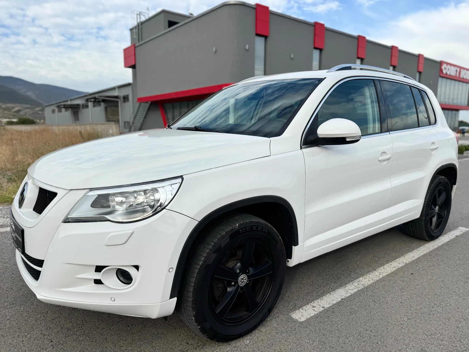 VW Tiguan 2.0 TDI 4X4 / ABT / FACE / NAVI / PANORAMA / XENON - изображение 3
