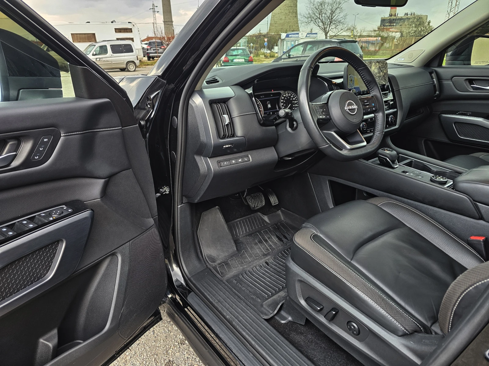 Nissan Pathfinder 3.5 4WD SL 7+ 1 МЕСТА, снимка 9 - Автомобили и джипове - 53969642