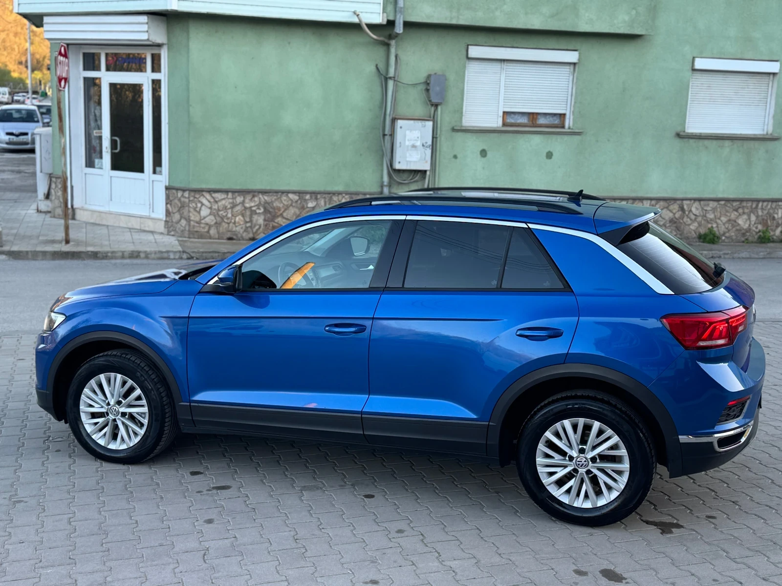 VW T-Roc Автомат, Нави, 2.0Tdi-150к.с, Камера, Подгрев, снимка 7 - Автомобили и джипове - 54151668