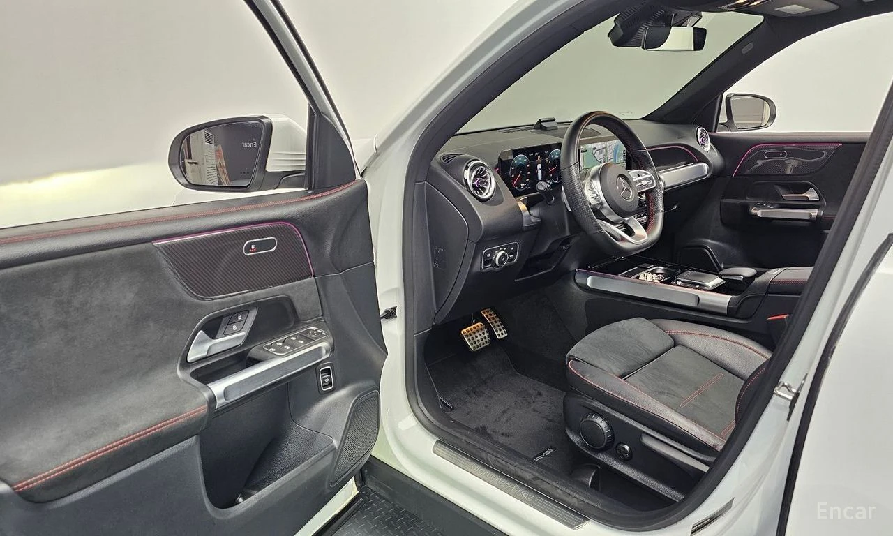 Mercedes-Benz GLB 250 4MATIC/AMG LINE/LANE DEPARTURE/DRIVER ASSIST, снимка 7 - Автомобили и джипове - 54418884