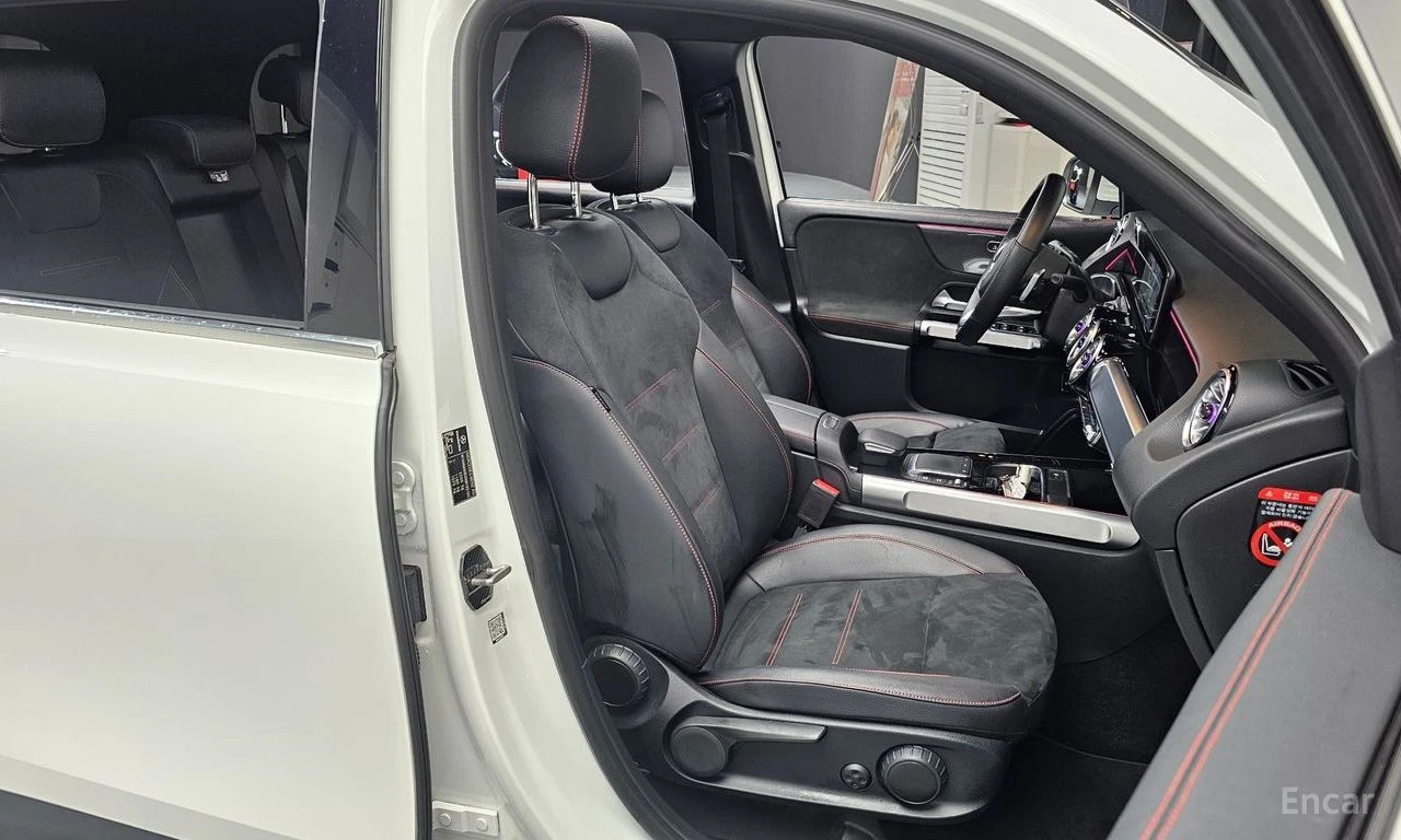 Mercedes-Benz GLB 250 4MATIC/AMG LINE/LANE DEPARTURE/DRIVER ASSIST, снимка 16 - Автомобили и джипове - 54418884