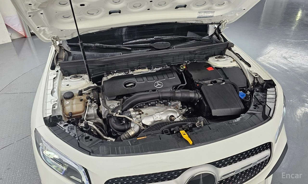 Mercedes-Benz GLB 250 4MATIC/AMG LINE/LANE DEPARTURE/DRIVER ASSIST, снимка 6 - Автомобили и джипове - 54418884
