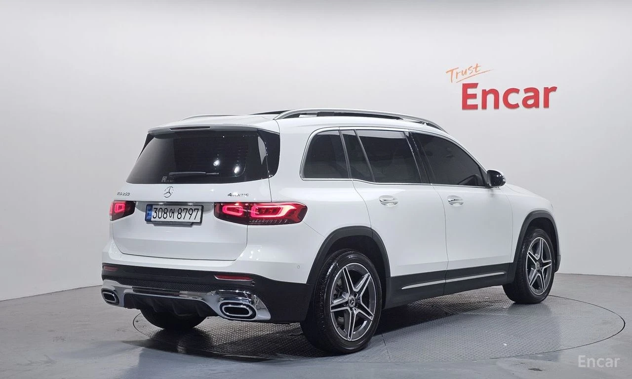 Mercedes-Benz GLB 250 4MATIC/AMG LINE/LANE DEPARTURE/DRIVER ASSIST, снимка 2 - Автомобили и джипове - 54418884